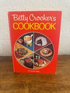 Vintage Betty Crocker’s Cookbook Golden Press Hardcover Classic Red Cookbook